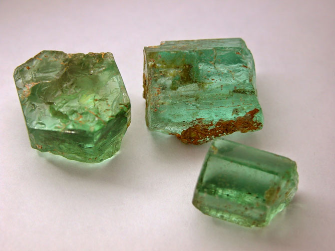 Берилл зеленый камень, описание от гадалки